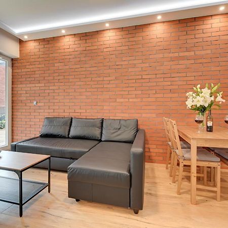 Central Apartment - Free Private Parking Gdansk Dış mekan fotoğraf