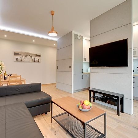 Central Apartment - Free Private Parking Gdansk Dış mekan fotoğraf