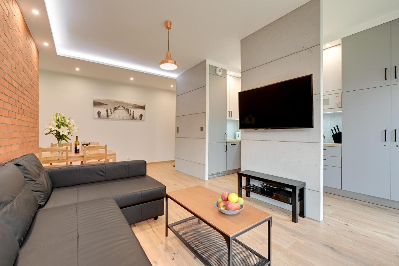 Central Apartment - Free Private Parking Gdansk Dış mekan fotoğraf