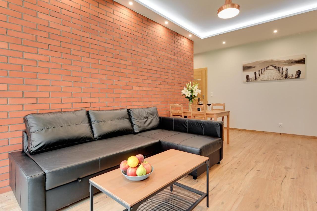 Central Apartment - Free Private Parking Gdansk Dış mekan fotoğraf