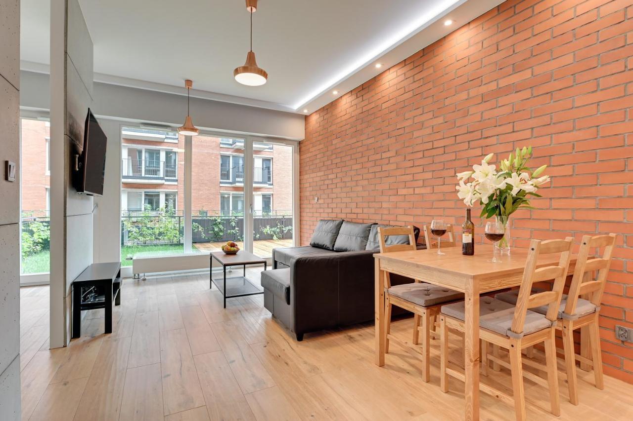 Central Apartment - Free Private Parking Gdansk Dış mekan fotoğraf