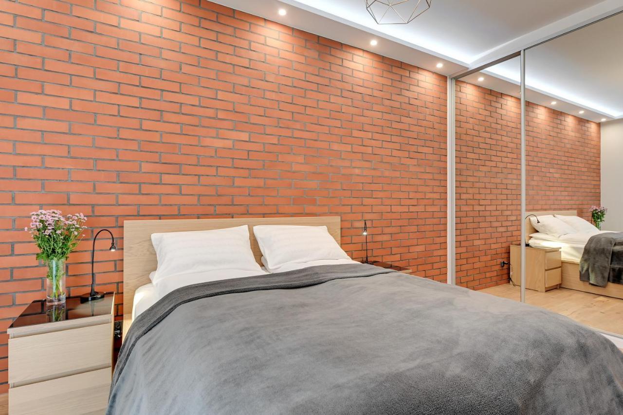 Central Apartment - Free Private Parking Gdansk Dış mekan fotoğraf